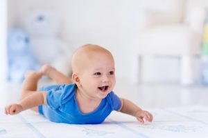 Bebeklerde Aylara Göre Motor Gelişimi